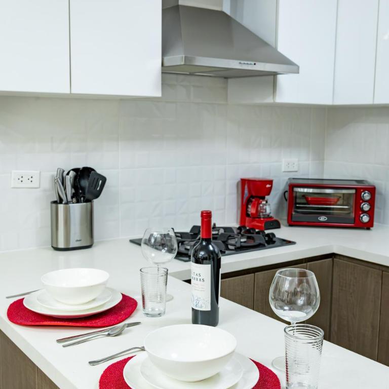 Stylish Miraflores Retreat - Patio, Pool, Garden - One-Bedroom Apartment - 36