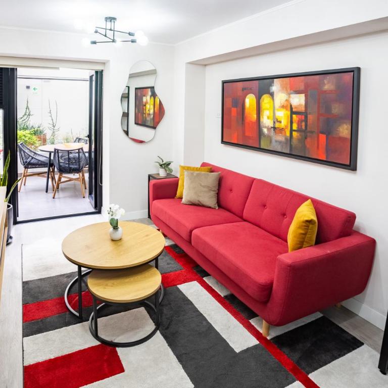Stylish Miraflores Retreat - Patio, Pool, Garden - One-Bedroom Apartment - 16
