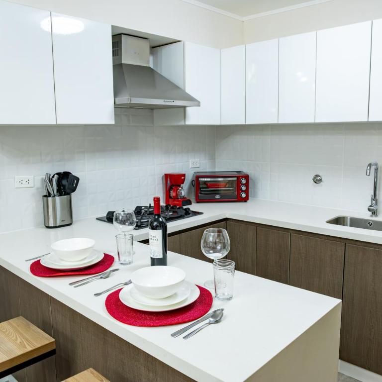 Stylish Miraflores Retreat - Patio, Pool, Garden - One-Bedroom Apartment - 4
