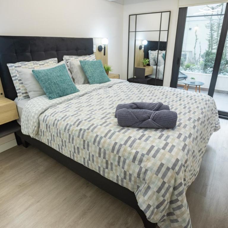 Stylish Miraflores Retreat - Patio, Pool, Garden - One-Bedroom Apartment - 49