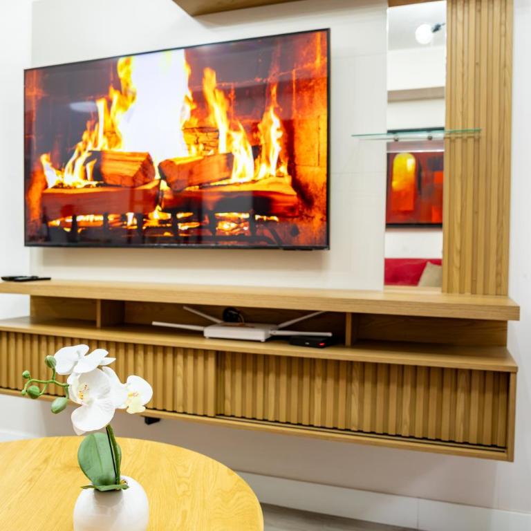 Stylish Miraflores Retreat - Patio, Pool, Garden - One-Bedroom Apartment - 20