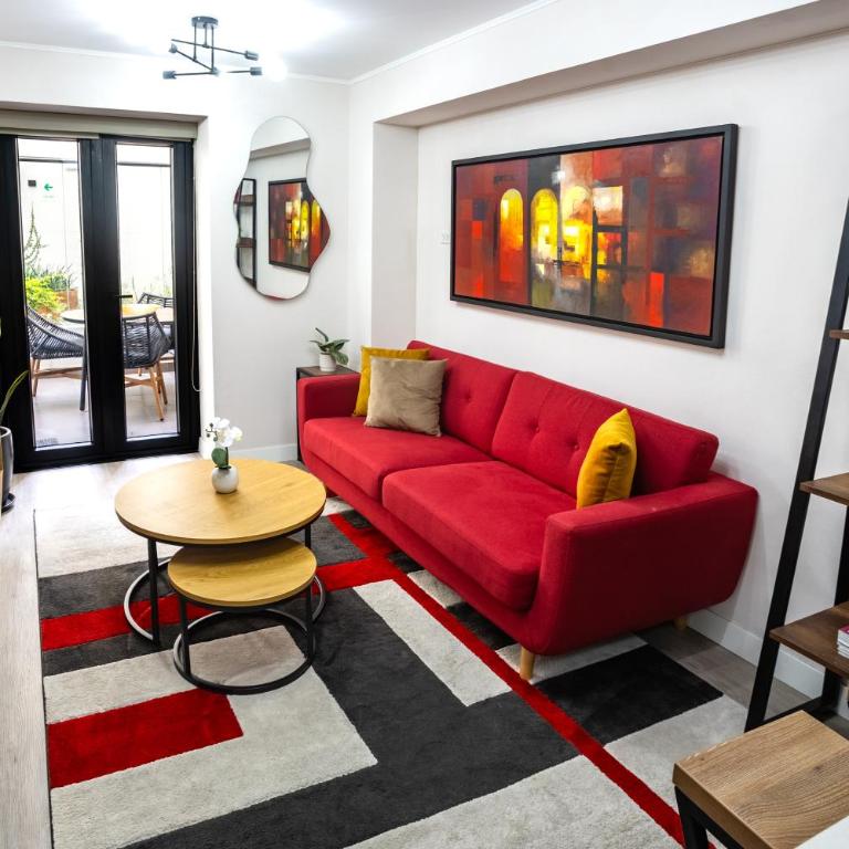 Stylish Miraflores Retreat - Patio, Pool, Garden - One-Bedroom Apartment - 19