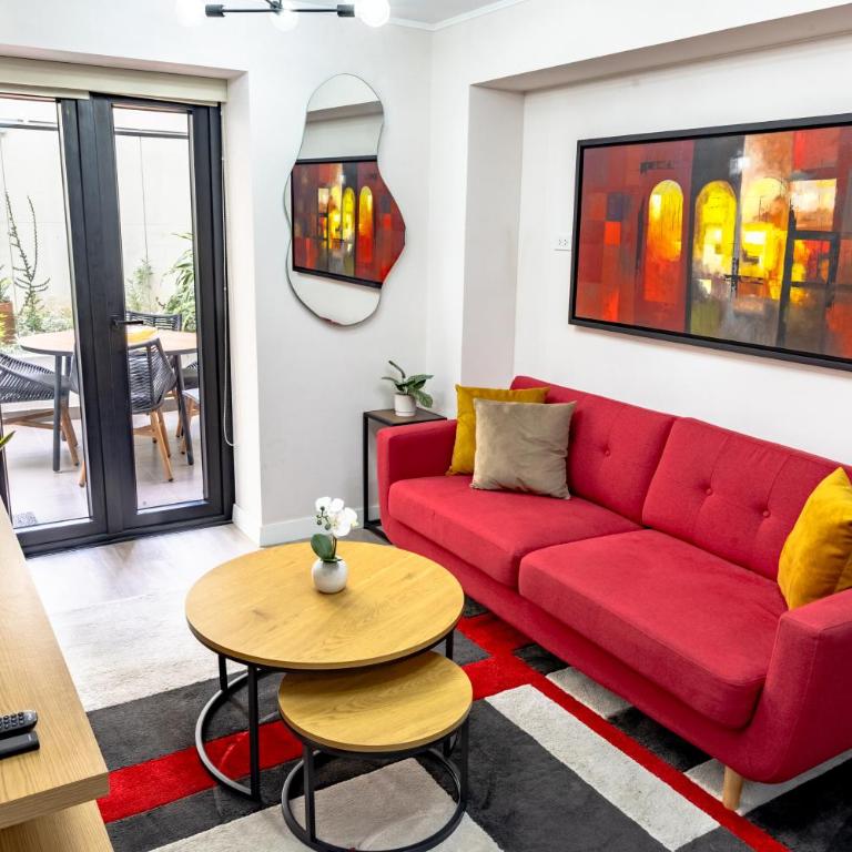 Stylish Miraflores Retreat - Patio, Pool, Garden - One-Bedroom Apartment - 17