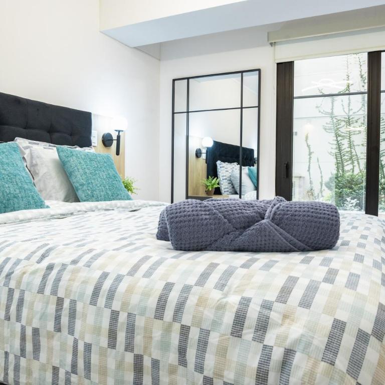 Stylish Miraflores Retreat - Patio, Pool, Garden - One-Bedroom Apartment - 52