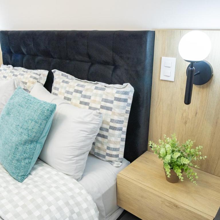 Stylish Miraflores Retreat - Patio, Pool, Garden - One-Bedroom Apartment - 53