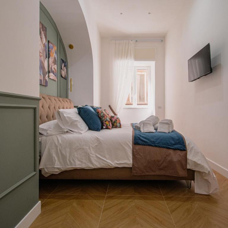 Casa Angelina Spanish Quarters Napoli - Deluxe Double Room with Extra Bed - 5