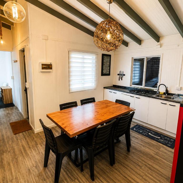 Black House - Three-Bedroom Apartment - 5