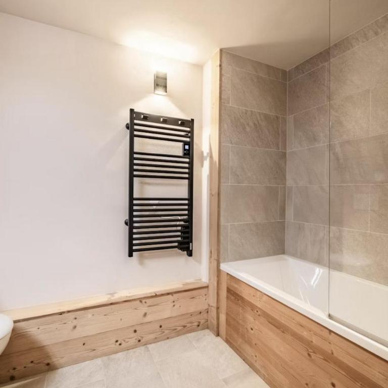 MeribelRegarsHome - Two-Bedroom Apartment - 2
