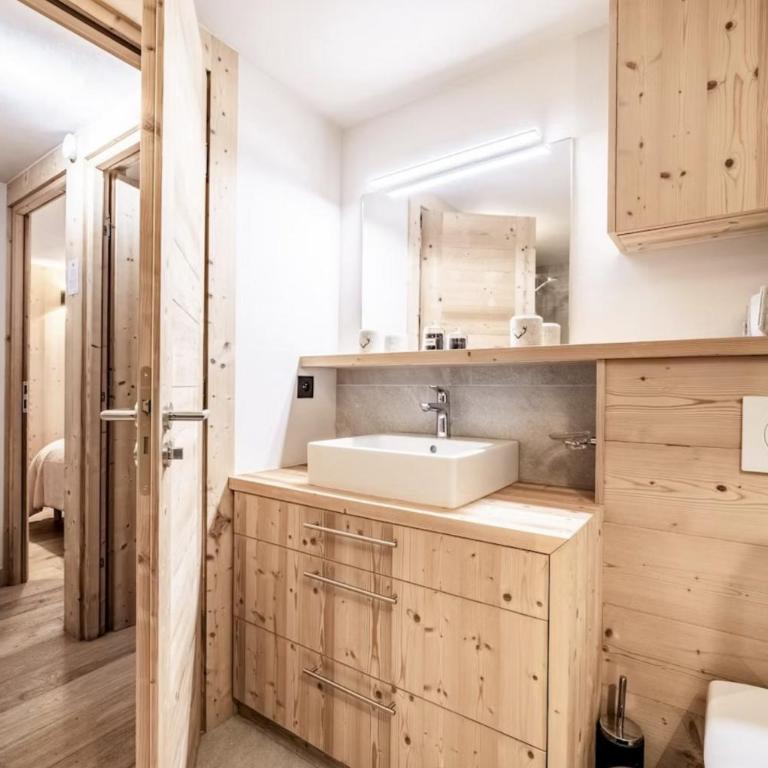 MeribelRegarsHome - Two-Bedroom Apartment - 7