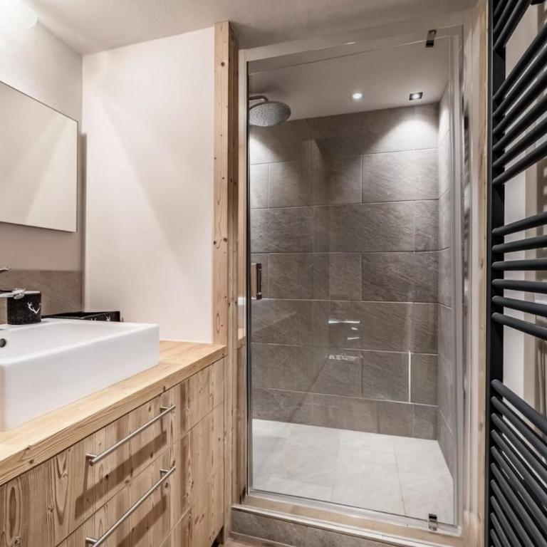 MeribelRegarsHome - Two-Bedroom Apartment - 27
