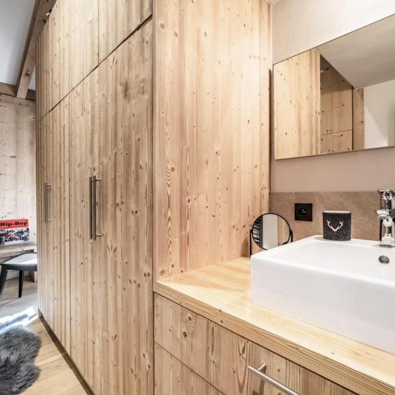 MeribelRegarsHome - Two-Bedroom Apartment - 22