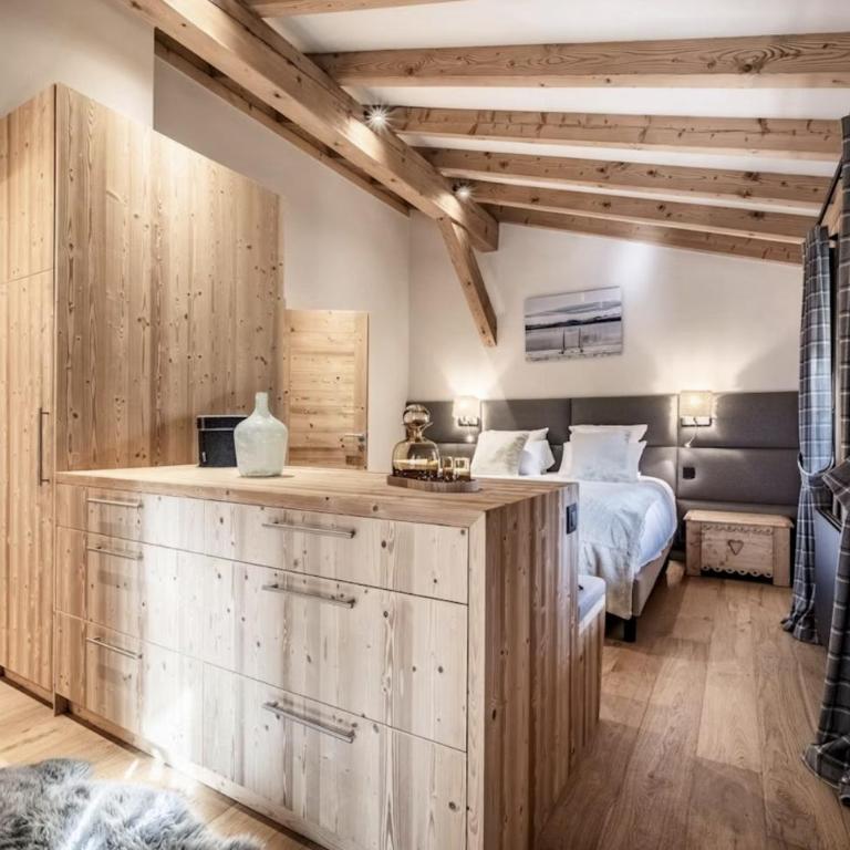 MeribelRegarsHome - Two-Bedroom Apartment - 11