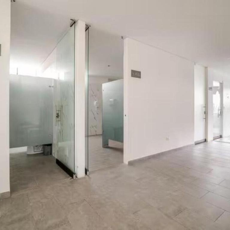Moderno y amplio apartamento cerca a centros comerciales - Apartamento Familiar de 2 dormitorios con vistas - 20