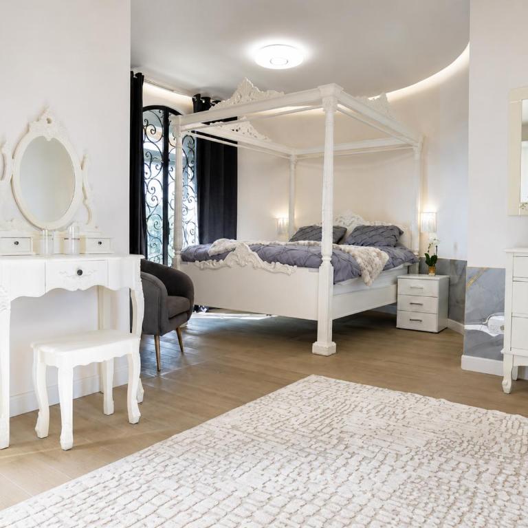 La Turbie Villa with Monaco Views, Pool & Sauna - Villa - 83