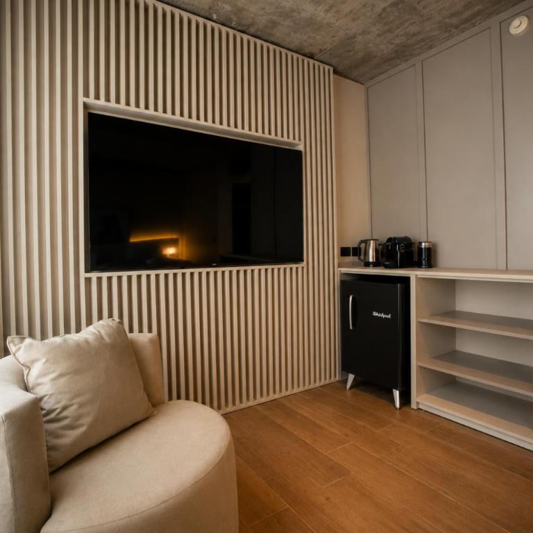 Anything Rooms - Standard Studio - 3
