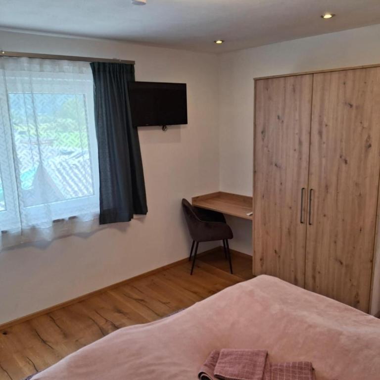 Chalet in Stuhlfelden near Ski Slopes - Four-Bedroom Vacation Home - 38