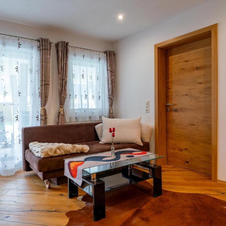 Chalet in Stuhlfelden near Ski Slopes - Four-Bedroom Vacation Home - 12