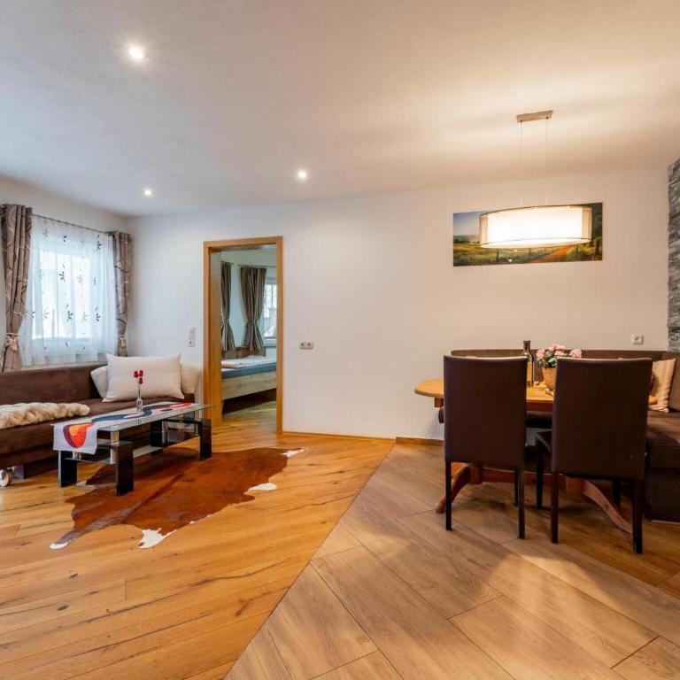 Chalet in Stuhlfelden near Ski Slopes - Four-Bedroom Vacation Home - 2