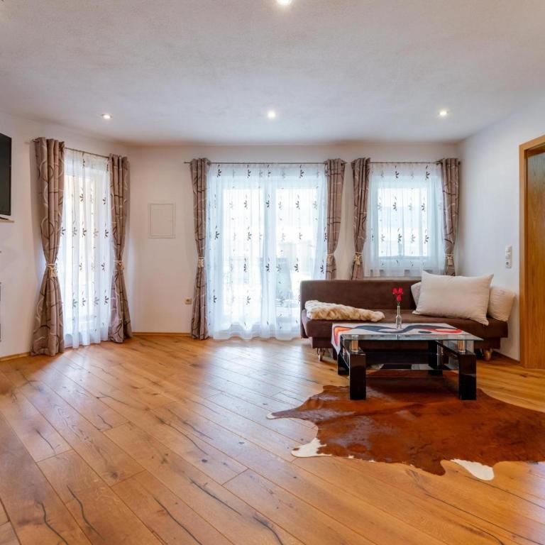 Chalet in Stuhlfelden near Ski Slopes - Four-Bedroom Vacation Home - 18