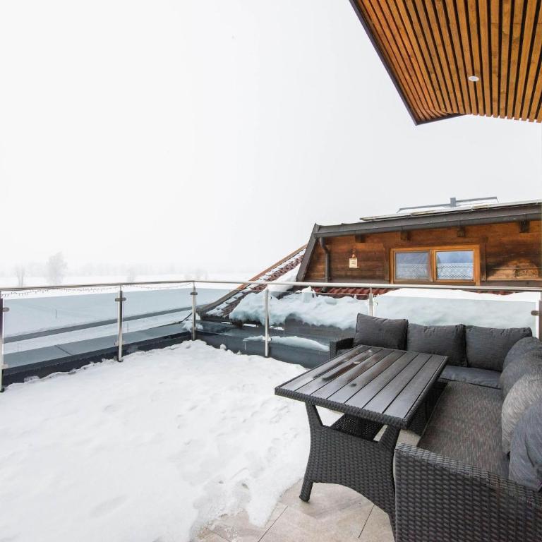 Chalet in Stuhlfelden near Ski Slopes - Four-Bedroom Vacation Home - 48