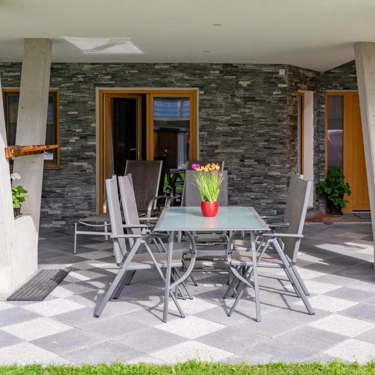 Chalet in Stuhlfelden near Ski Slopes - Four-Bedroom Vacation Home - 6