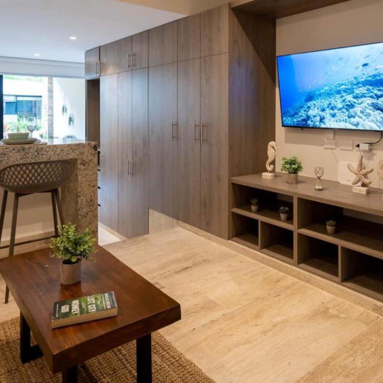 Syrena Luxury Downtown Studios - Apartment with Balcony - 2
