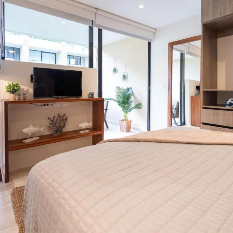 Syrena Luxury Downtown Studios - Apartment with Balcony - 4