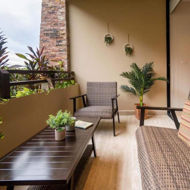 Syrena Luxury Downtown Studios - Apartment with Balcony - 9