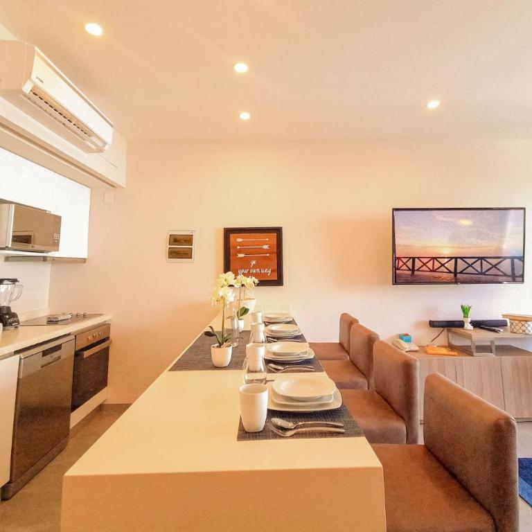 2Br W Dual Pools, Near Beach & 5Th Ave - Apartment mit 2 Schlafzimmern und Balkon - 5