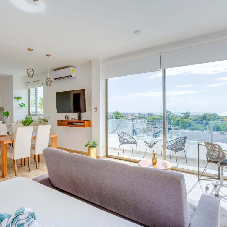 Ocean-View Studio W Gym, Pool & Balcony - Apartamento con balcón - 2