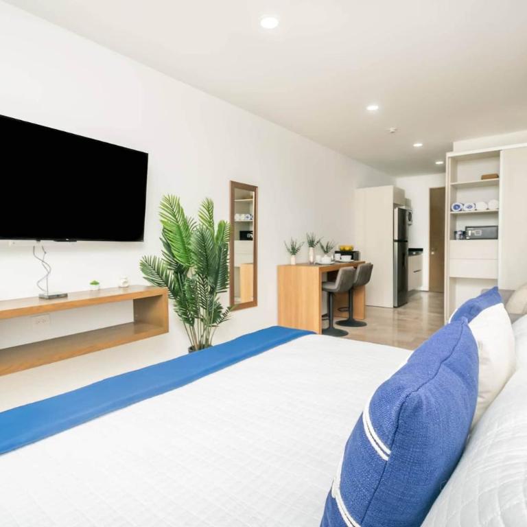 Rooftop Pool Studio Steps To Coco Beach - Apartment mit Balkon - 13