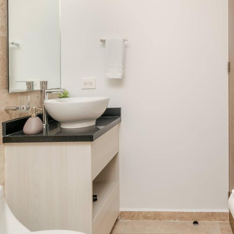 Rooftop Pool Studio Steps To Coco Beach - Apartment mit Balkon - 14