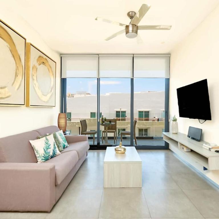2Br Condo W Pools, Gym & Balcony, Steps To Beach - Two-Bedroom Apartment with Balcony - 2