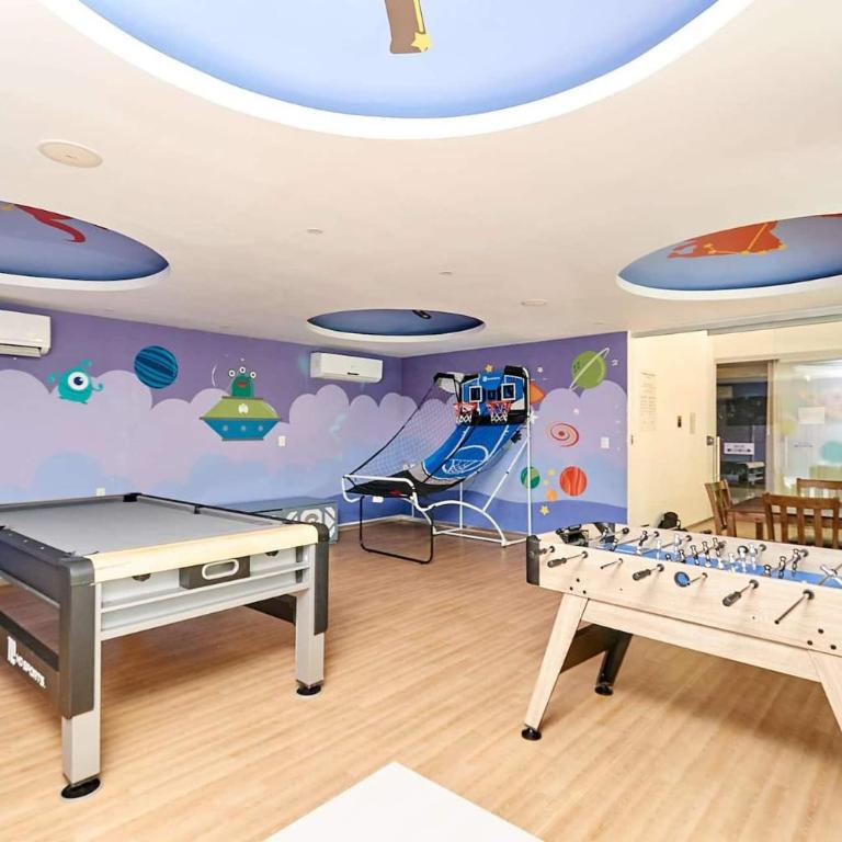 2Br Condo W Pools, Gym & Balcony, Steps To Beach - Two-Bedroom Apartment with Balcony - 5