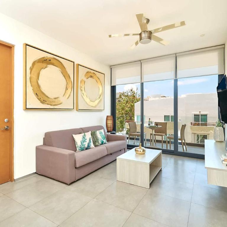 2Br Condo W Pools, Gym & Balcony, Steps To Beach - Two-Bedroom Apartment with Balcony - 17