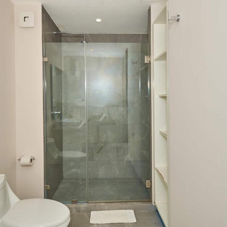 Centric 2Br, 2 Pools, Near Beach & 5Th Ave - Two-Bedroom Apartment with City View - 28