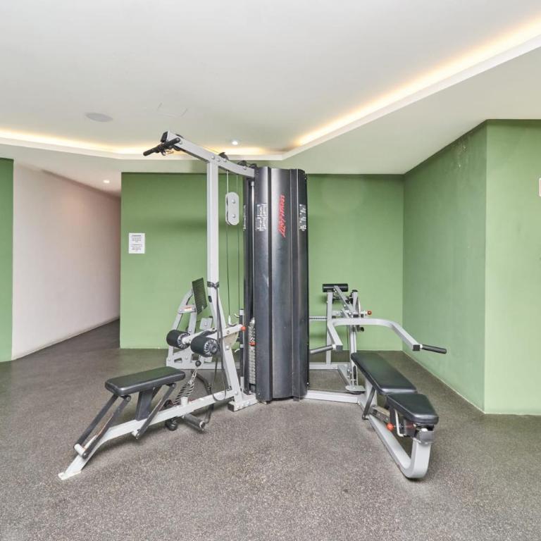 Centric 2Br, 2 Pools, Near Beach & 5Th Ave - Two-Bedroom Apartment with City View - 44
