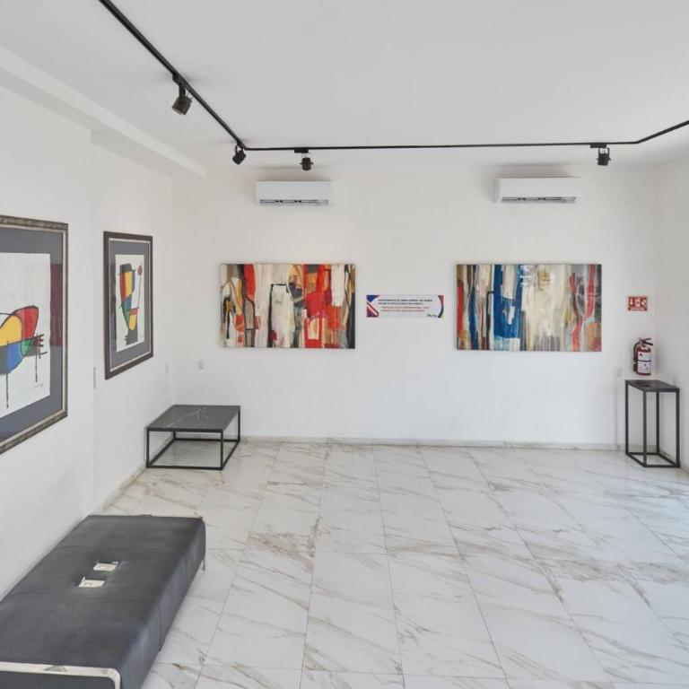 Centric 2Br, 2 Pools, Near Beach & 5Th Ave - Two-Bedroom Apartment with City View - 49