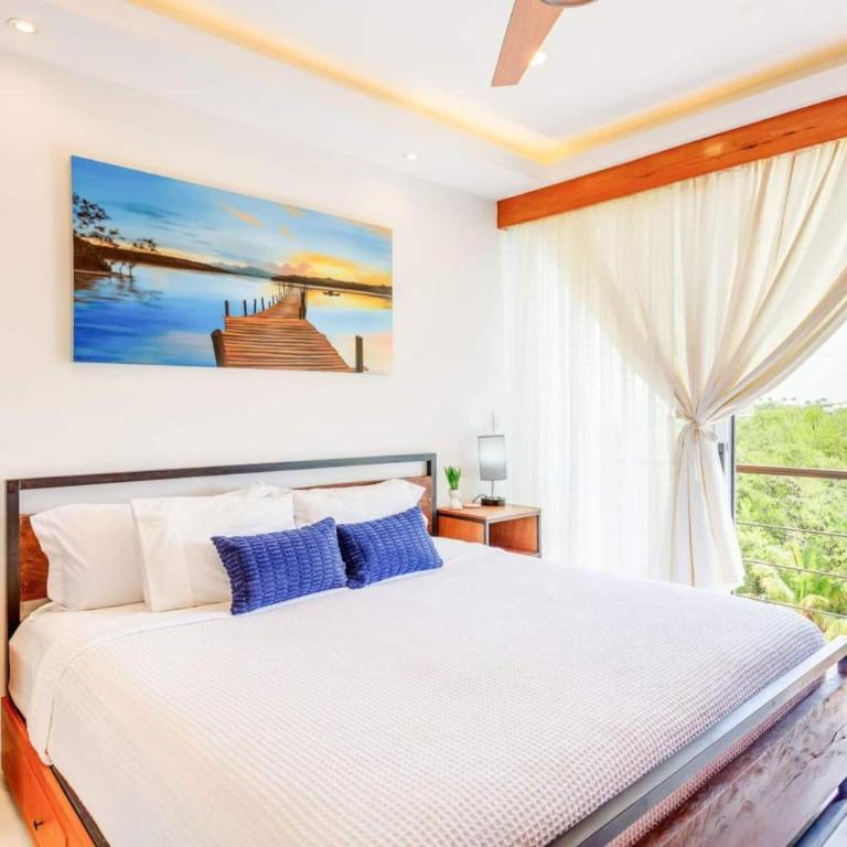 Oceanview Condo W Rooftop Plunge Pool - Two-Bedroom Apartment with Balcony - 4