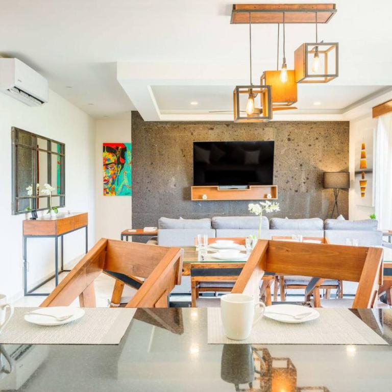 Oceanview Condo W Rooftop Plunge Pool - Two-Bedroom Apartment with Balcony - 12
