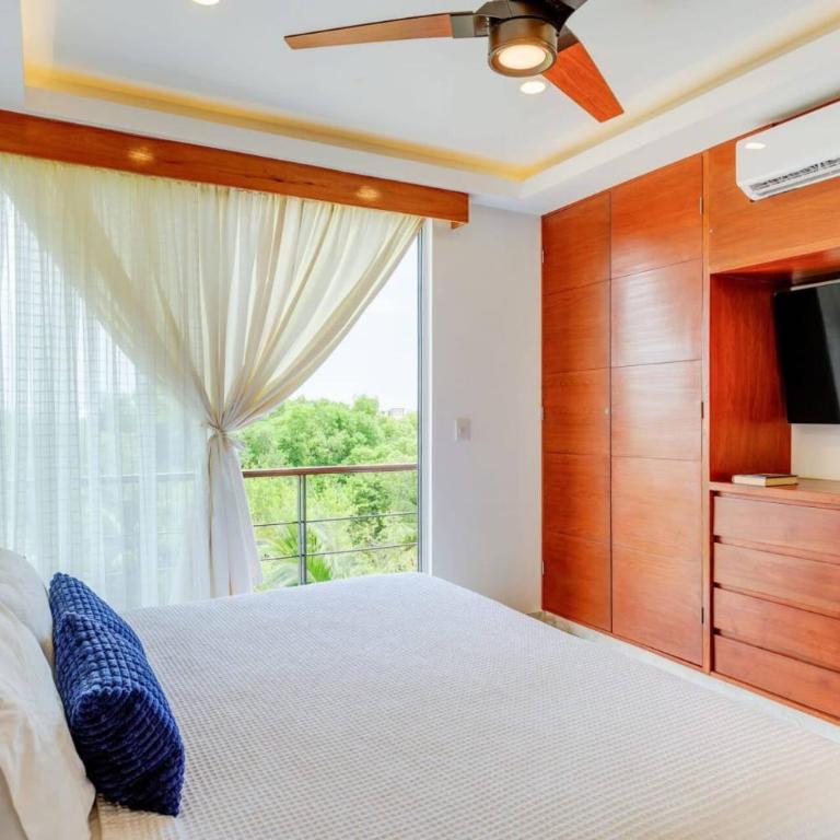 Oceanview Condo W Rooftop Plunge Pool - Two-Bedroom Apartment with Balcony - 20