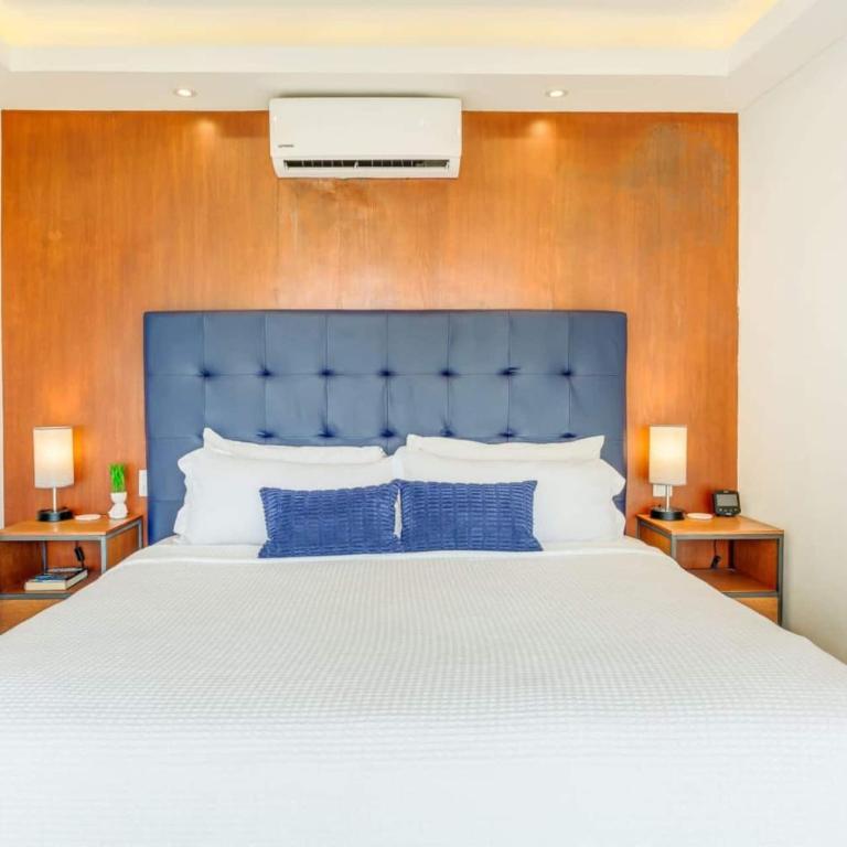 Oceanview Condo W Rooftop Plunge Pool - Two-Bedroom Apartment with Balcony - 24