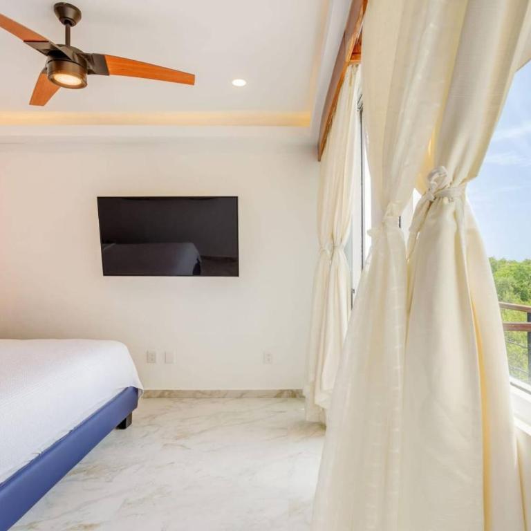 Oceanview Condo W Rooftop Plunge Pool - Two-Bedroom Apartment with Balcony - 25