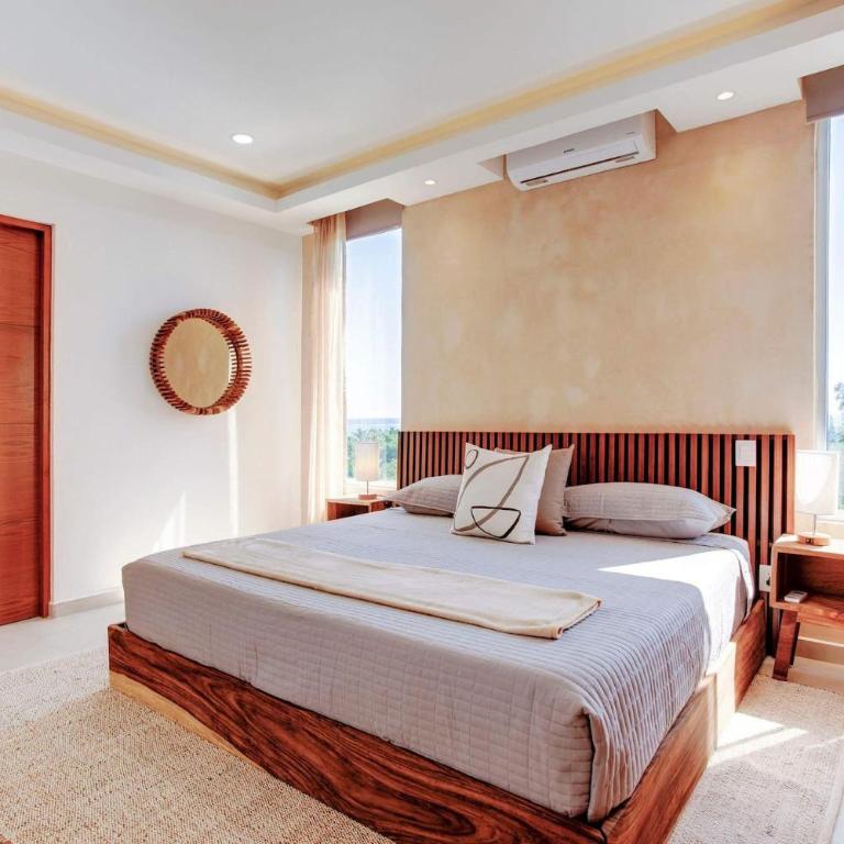 Oceanview Condo W Rooftop Plunge Pool - Three-Bedroom Apartment with Balcony - 4