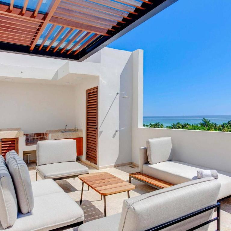 Oceanview Condo W Rooftop Plunge Pool - Three-Bedroom Apartment with Balcony - 5