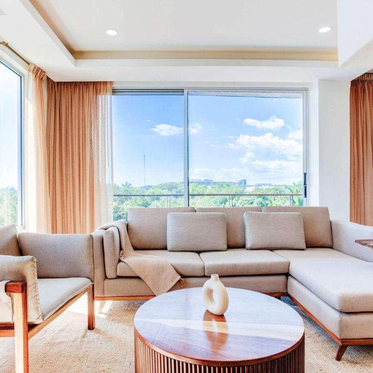 Oceanview Condo W Rooftop Plunge Pool - Three-Bedroom Apartment with Balcony - 6