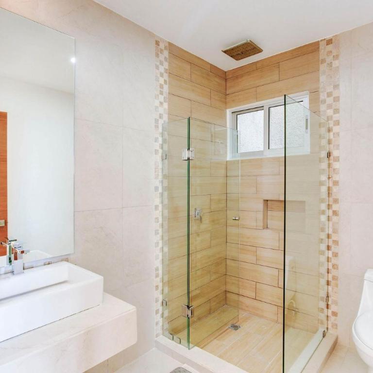 Oceanview Condo W Rooftop Plunge Pool - Three-Bedroom Apartment with Balcony - 18