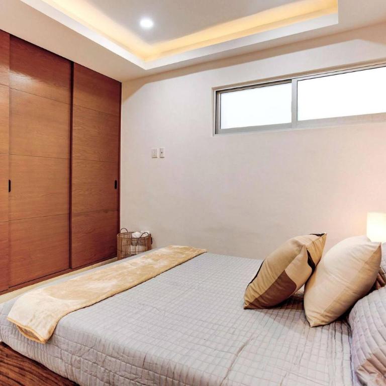 Oceanview Condo W Rooftop Plunge Pool - Three-Bedroom Apartment with Balcony - 22