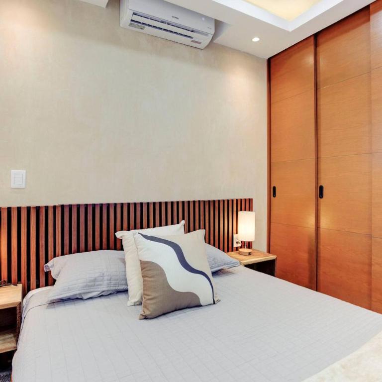Oceanview Condo W Rooftop Plunge Pool - Three-Bedroom Apartment with Balcony - 26