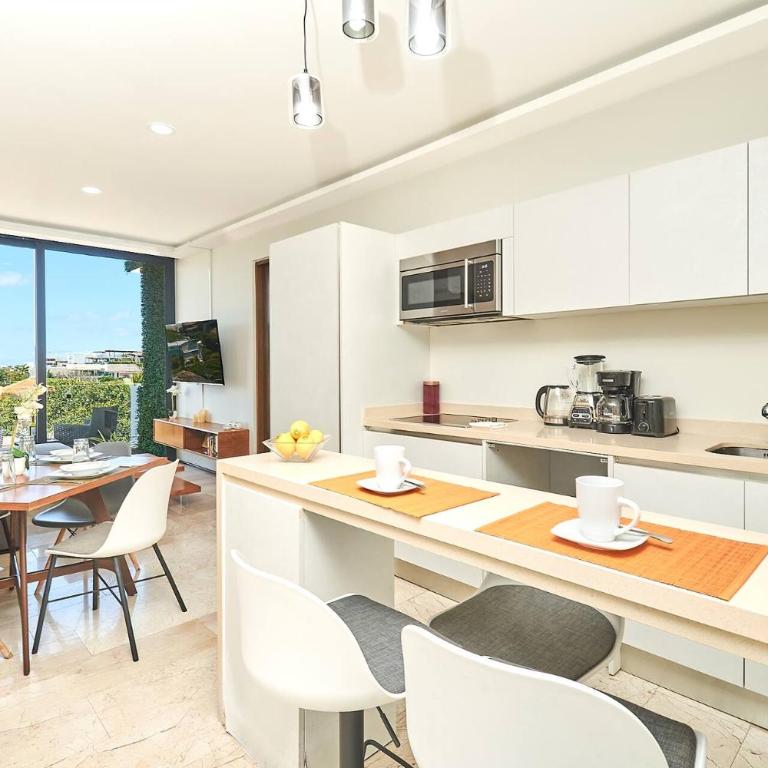2 Bdrm Ocean View Private Pool Heart Of Town - Apartment mit 2 Schlafzimmern und Balkon - 7